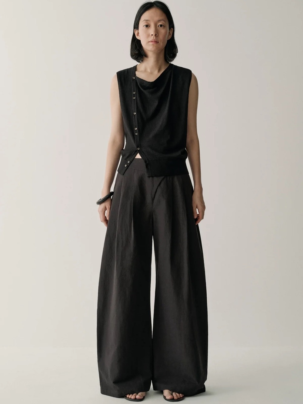 Insis Asymmetric Cotton-linen Pants